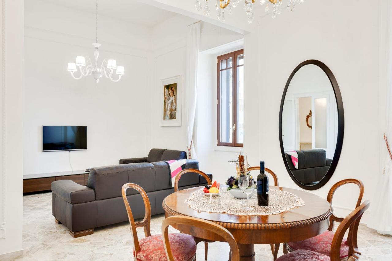 バーリCasa Cinzia Lungomare Exclusive Flatアパートメント エクステリア 写真